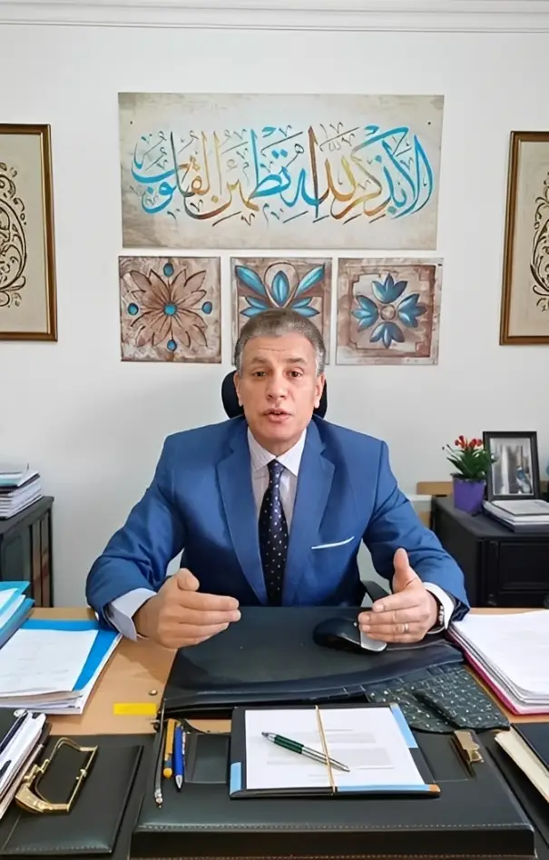 لماذا يفشل القادة تحت الضغط؟ اكتشف الأسباب الحقيقية 1 Major General Ayman Sayed ELAhl explaining professional standards in counter-terrorism training and risk prevention