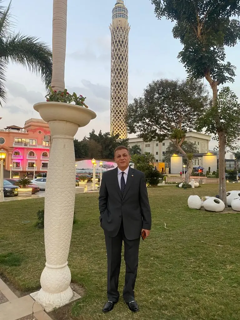 إدارة الأزمات بذكاء: تحويل التهديدات إلى فرص 1 اللواء أيمن سيد الأهل يوضح مفهوم إدارة الأزمات بذكاء و تحويل التهديدات إلى فرص نمو